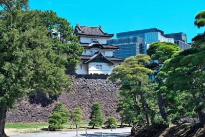 TOKYO Audio Guide Tour in The East Gardens of the Imperial Palace