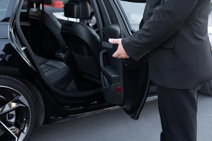 Beauvais Airport to Paris Transfer – Private Sedan