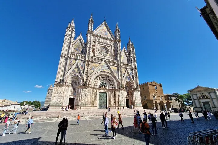 Assisi & Orvieto Luxury Private Tour: All Entrance Fees from Rome