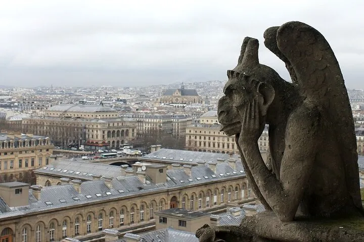 Notre Dame Guided Tour with Scheduled Group Access Option