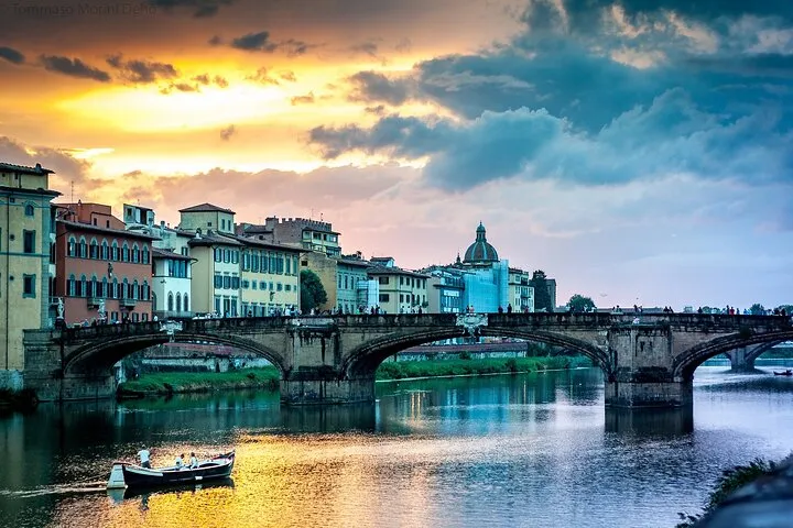 VIP Florence Private Sunset Boat Tour with Prosecco