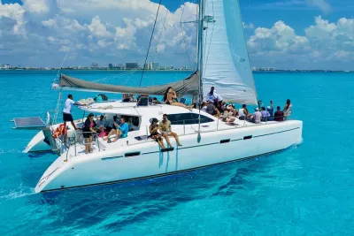 Cancún Catamaran to Isla Mujeres + Snorkel, Open Bar & Lunch