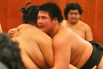 Tokyo Sumo Morning Practice: Viewing & Exclusive Interaction