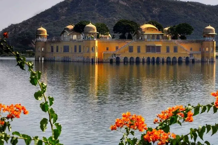 4 Days Golden Triangle Tour India – Delhi Agra Jaipur & Taj Mahal