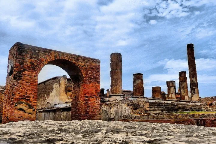 Rome Airport to Pompeii Tour with drop off Sorrento and Positano