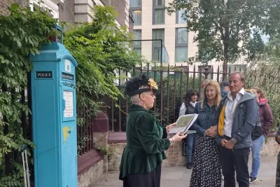 Jack The Ripper Walk with a Curry in Brick Lane in London