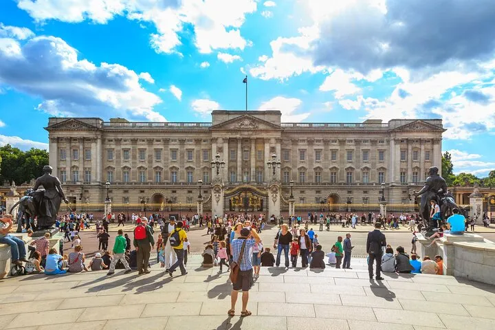 Buckingham Palace, Change the Guard & Crown Jewels Tour