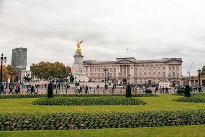 Buckingham Palace and Stonehenge Tour