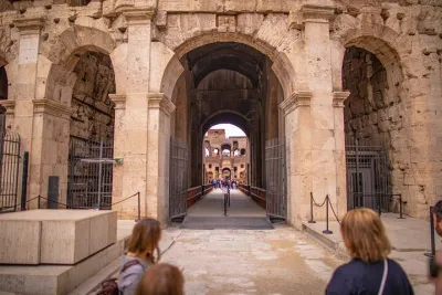 Express Colosseum: Semi-Private Guided Tour with Max 6 People