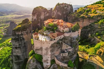 7 Days Private Tour: Meteora - Ioannina - Thessaloniki - Litochoro & Delphi