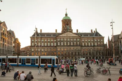 Anne Frank Walking Tour Amsterdam + Ebook