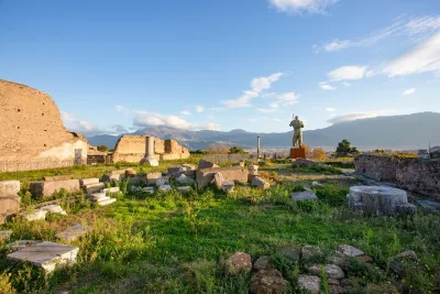 Pompeii from Rome: Coach Roundtrip and Entrance
