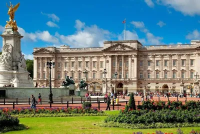London Essential 2 hour introductory Walking Tour With a Londoner