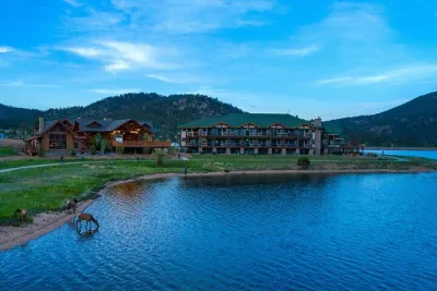 Small Group Characteristic Towns around Denver 1 Day Tour