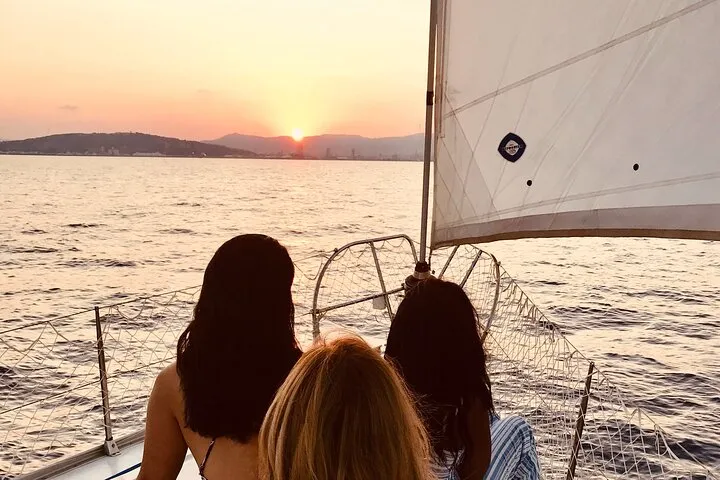 Barcelona Sunset Private Sailing with Open Bar & Snacks