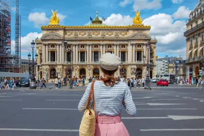 Paris Big Walking Tour with Audioguide on Your Smartphone