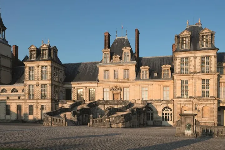 Fontainebleau & Vaux-le-Vicomte Private Tour from Paris