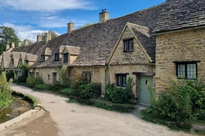 From London: 7 Unmissable Cotswolds Stops Small-Group Tour