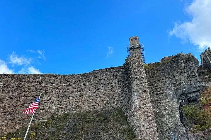 Explore the Niagara River Gorge and Power Plant Ruins Hiking Tour