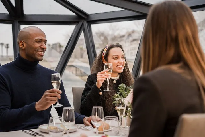Bateaux Mouches® Christmas Special Lunch Cruise in Paris