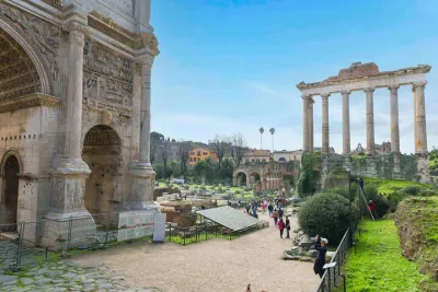 Rome: Colosseum Arena, Roman Forum & Palatine Hill Tour