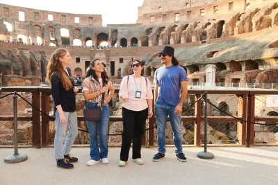 Colosseum Arena & Roman Forum: Small Group Tour (MAX 10 People)