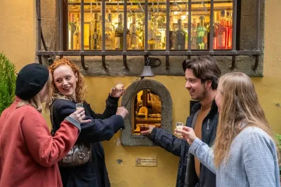 Florence Dark History Bar Crawl Tour with Cocktails and Nightlife