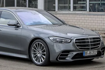 Mercedes S Class Chauffeur Service in Paris