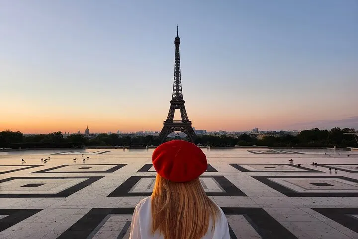 Paris Without People - Sunrise Bike Tour & Breakfast