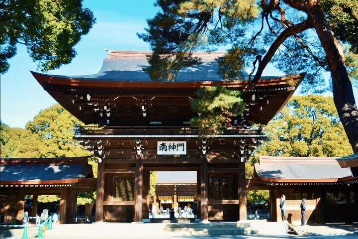 Tokyo: Meiji Jingu and Harajuku, sacred and profane