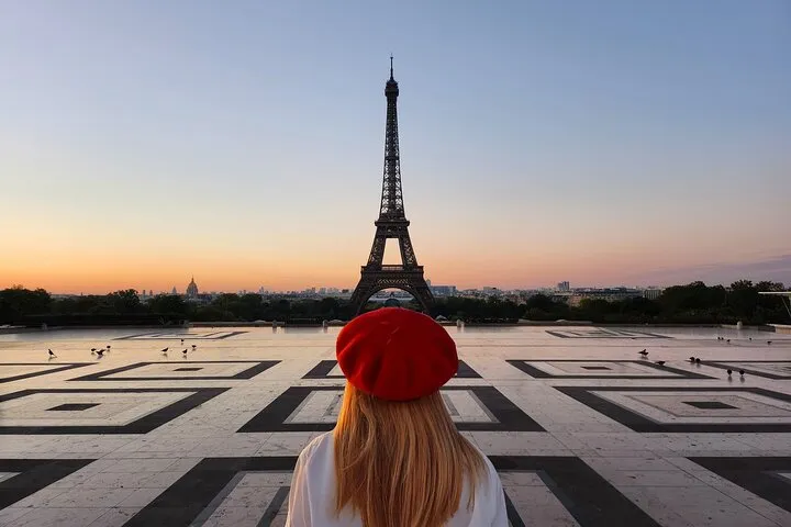 Sunrise Walking Tour: Paris Before the Crowds