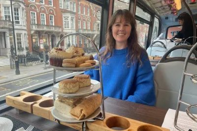 London Afternoon Tea Bus with Panoramic Tour