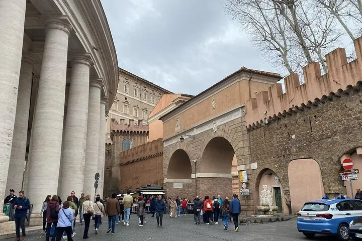 Vatican Papal Tunnel and Castel Sant’Angelo Experience