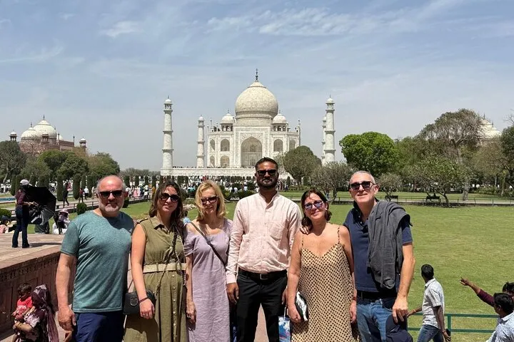 Platinum Luxury Agra Tour Taj Mahal, Agra Fort from Delhi by Car