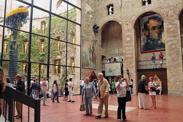 Girona and Dalí Museum Tour Art and History Adventure + Ebook