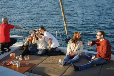 Catamaran Tour with Drink and Local Tapa + Ebook
