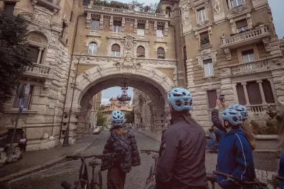 Rome Small-Group e-Bike Tour: Villa Borghese, Villa Ada & Coppedè