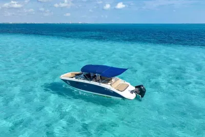 JOPA I Yacht Rental in Cancun