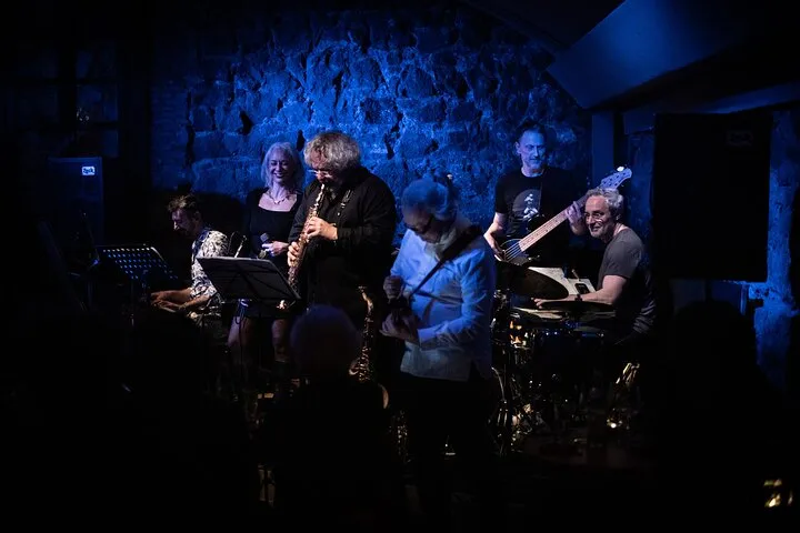 Live Jazz and Aperitivo in Rome Includes Appetizer and a Drink