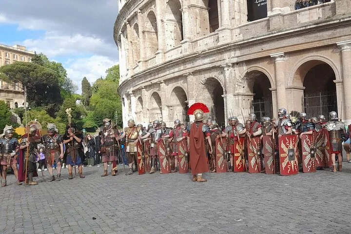 Rome: Private Colosseum, Roman Forum & Palatine Hill Tour