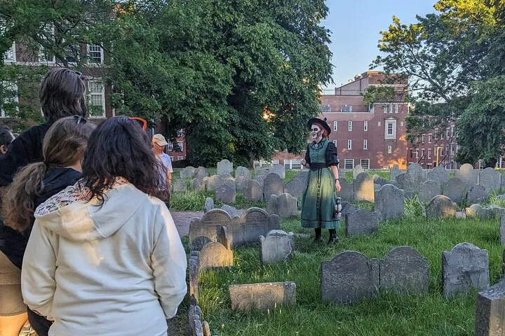 Ghosts and Gravestones Boston Nightwalk