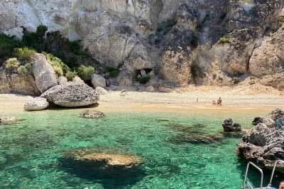 Boat tour island of Ponza
