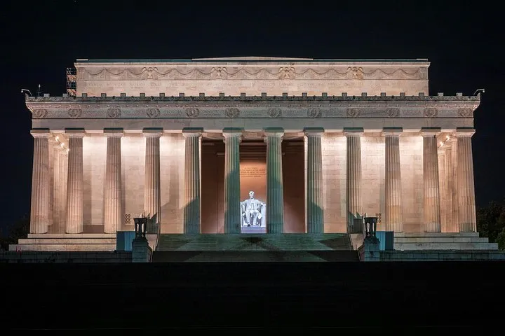 Washington DC Monuments and Memorials Night Tour
