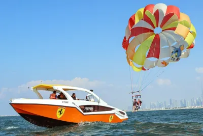 Parasailing Over Dubai’s Wonders
