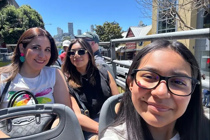 San Francisco: Shared Deluxe Bus sightseeing Tour with guide