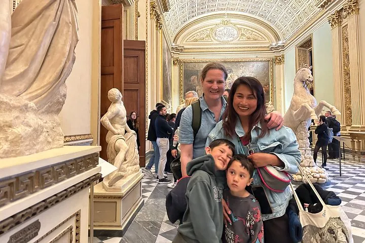 Kid-Friendly Uffizi Museum Tour in Florence with Botticelli & Leonardo Works