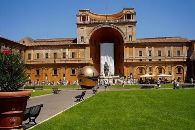 VATICAN TOUR: Vatican Museums & Sistine Chapel Small Group Tour