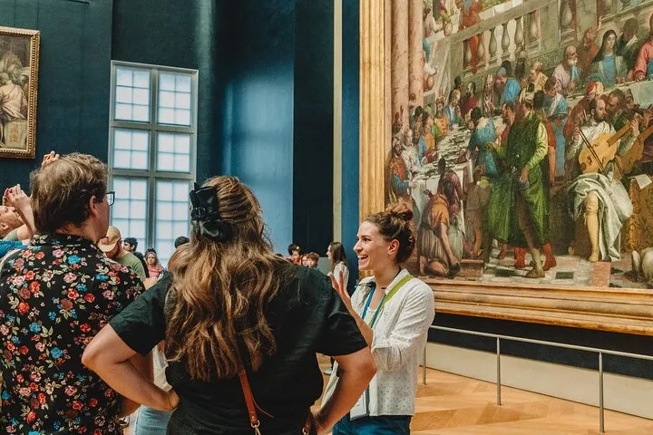 Paris Louvre Essentials Tour (Reserved Entry Included)