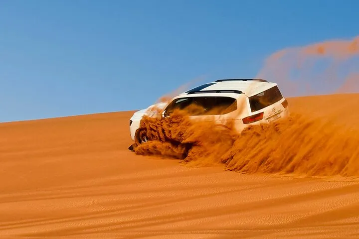 Dubai Desert safari Tour with Live BBQ & Belly Dance Shows