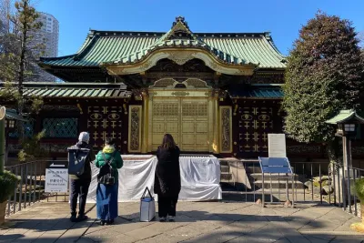 Ueno Park Ameyoko Market Walking Tour with Japanese Tokyo Local